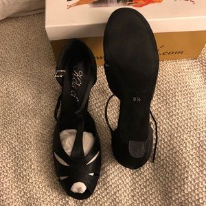 Kela Cí women’s dance shoes